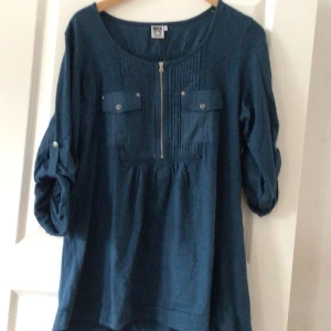 Blus - Det är en fin blus som passar fint till våren.