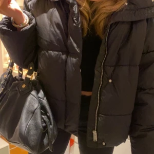 Jacka från hm! - Säljer min superfina jacka från HM, använd men inga slitage!