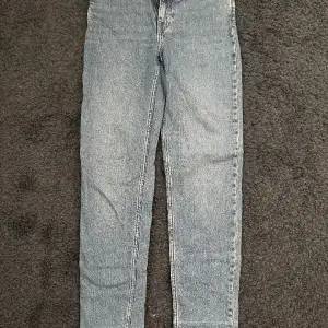 Jeans från Weekday i fint skick!