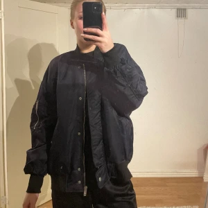 Bomberjacka - Oversized bomberjacka från Zara ❤️