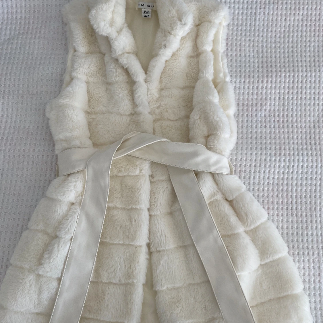 Vit pälsjacka (fake)