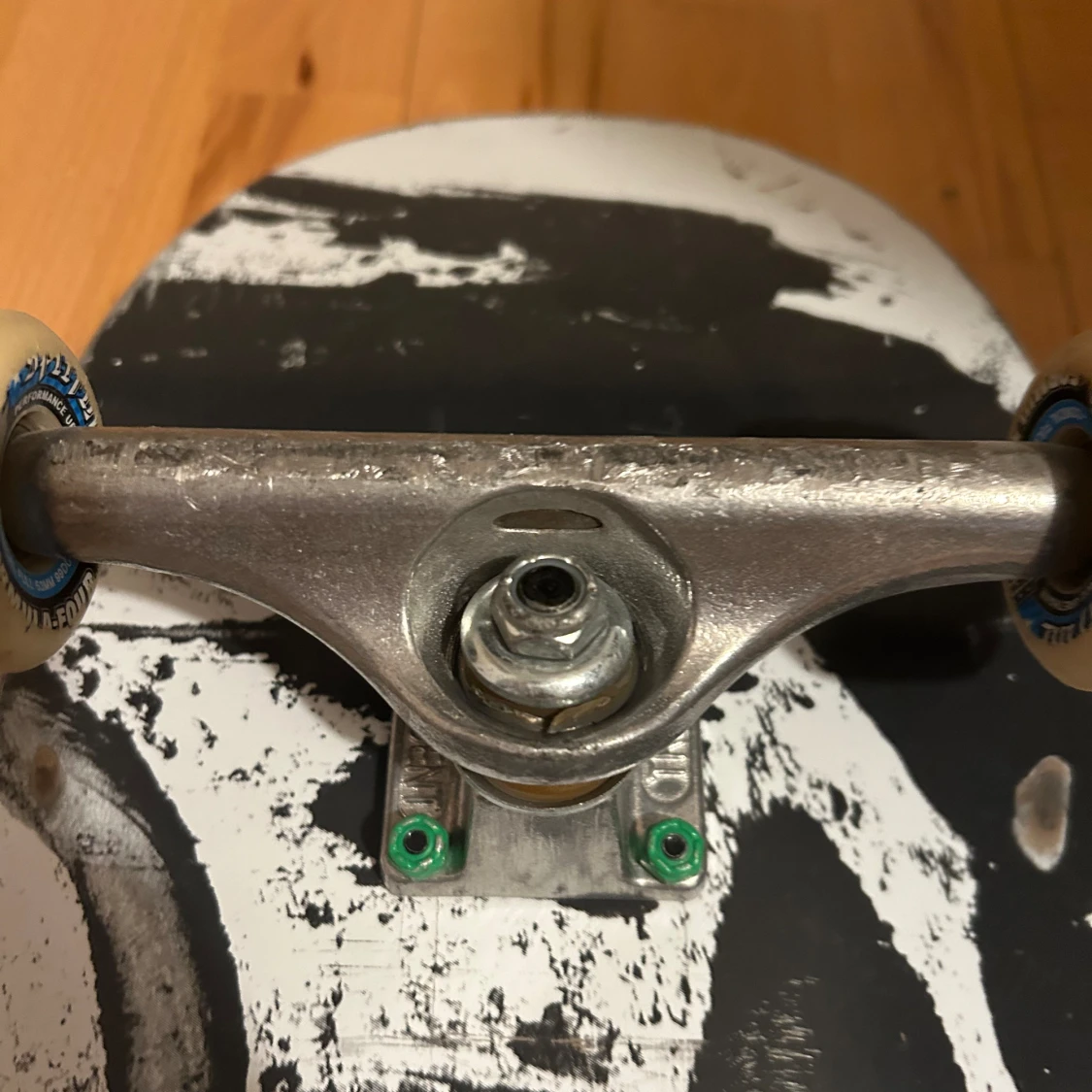 Skateboard med kompletta delar! - 90