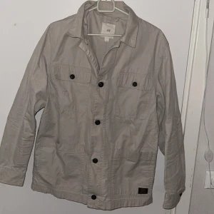 Overshirt - Tjena! Säljer en skön overshirt i size M condition 8/10