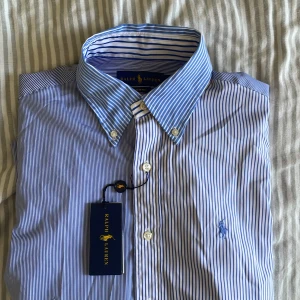 Ralph Lauren Skjorta - Ralph Lauren skjorta ny skick. Storlek 15, 38, Hör av er vid frågor 