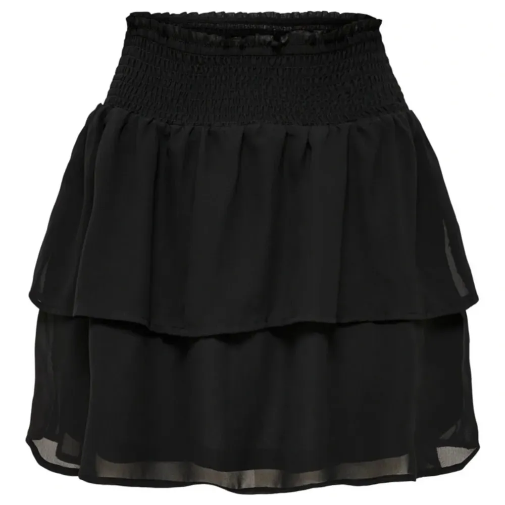 Säljer denna super fina kjol från bikbok då den inte till användning längre 💗 Bra skick💗 original pris 249. Kjolar.