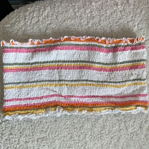 Bandeautopp bikbok - Fint skick, passar mig som är stl S