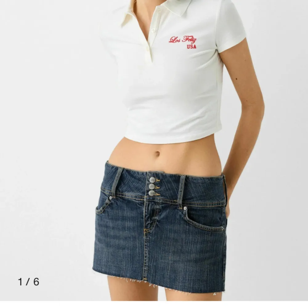 Någon som säljer denna jeans kjol från bershka?  Xs/ s? . Kjolar.