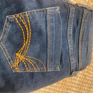 Low waist boot cut jeans - Bra skick andvänt max 2 gonger då det är för korta på mig är 170 och har långa ben.