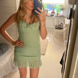 Så fin klänning med prislappen kvar💚 - Så fin klänning med prislappen kvar💚från prettylittething