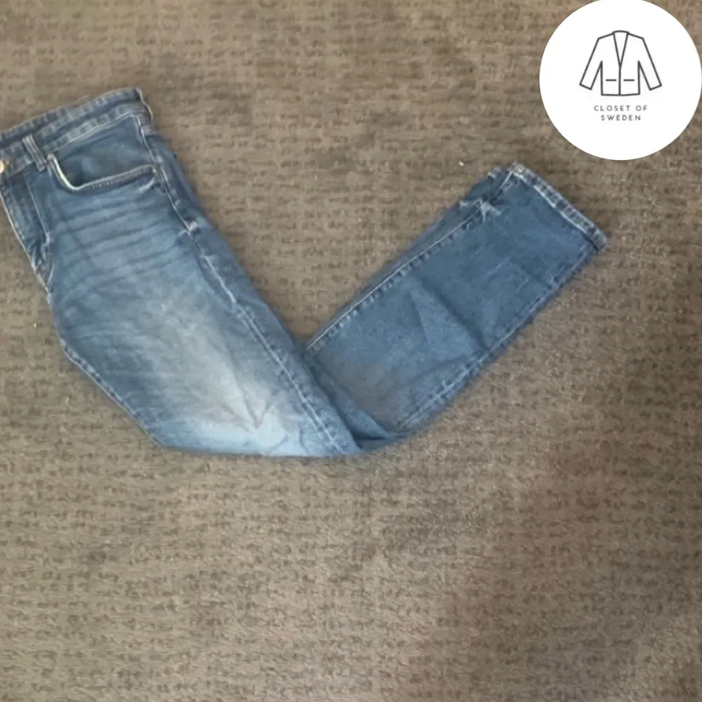 Skick 9/10 nypris 1399kr vårat pris 299🤑 hör av er vid frågor eller fler bilder . Jeans & Byxor.