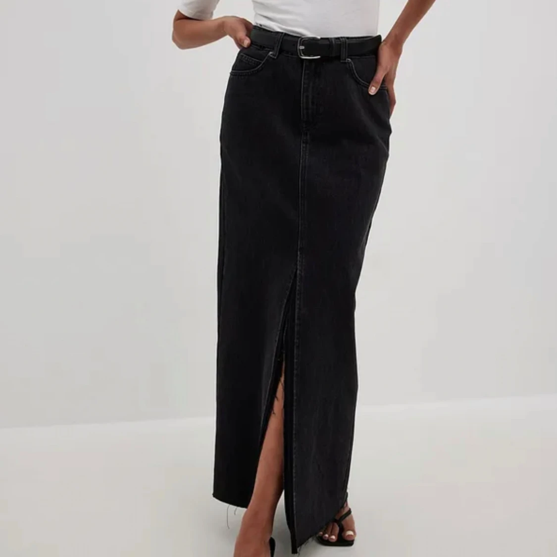 Vid maxikjol i denim