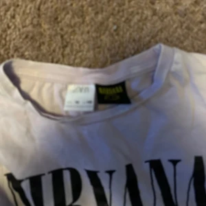 Nirvana t-shirt  - Bra skicka, Zara strl 152