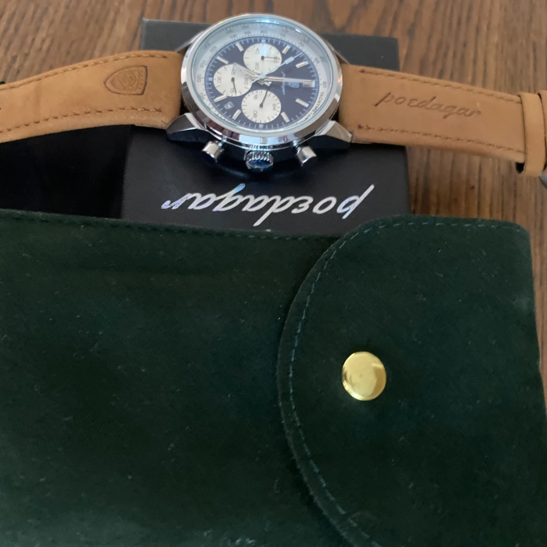 Fin läder klocka säljes  - 92