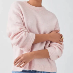 Rosa stickad tröja  - Så fin rosa stickad tröja som aldrig kommit till användning🌸🌸