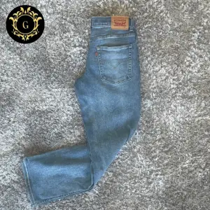 Riktigt fräscha jeans från Levis! | ☀️Perfekt färg för sommaren ☀️|  💎Skick: 9/10 💎 ⚜️Nypris ~700kr ☀️ Hör av dig vid fler frågor