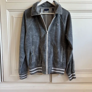 Gant tröja - Gant tröja som i princip aldrig använts.  Bra skick och bra pris!  Pris kan diskuteras!