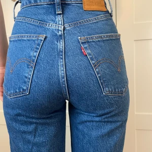 Oanvända Levi’s jeans - Ribcage Straight Ankle   Nyskick   Stl. W25 L31