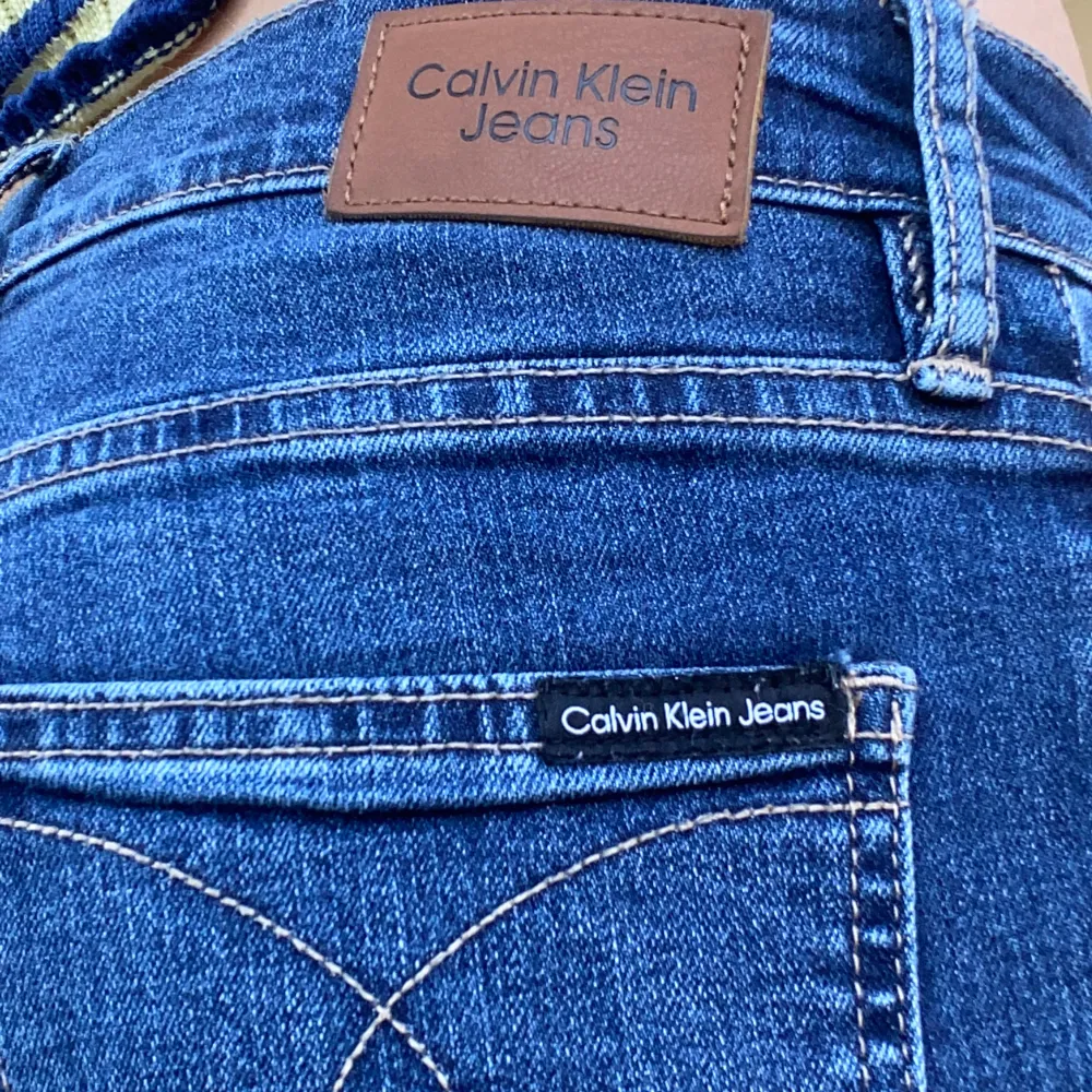 Jeans från Calvin Klein! Nypris: 1300kr . Jeans & Byxor.