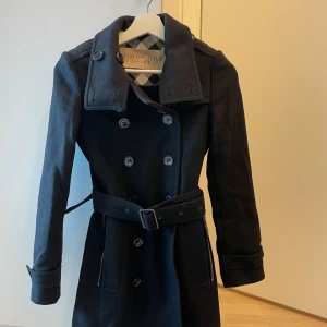Burberry Kappa - Burberry Brit kappa i fint skick säljes. Stl 2 UK