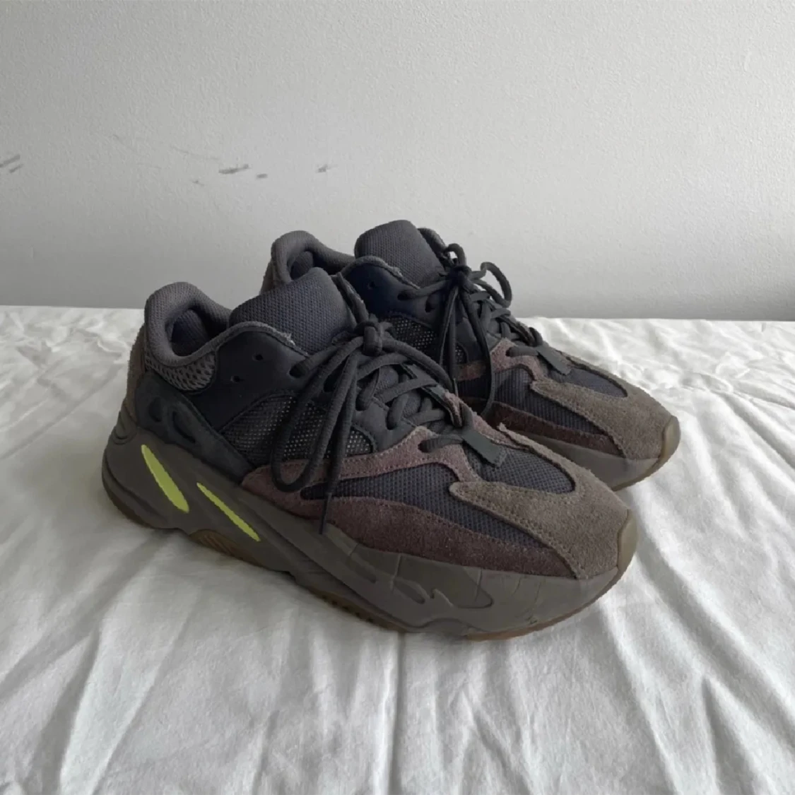 Yeezy boost 700 mauve