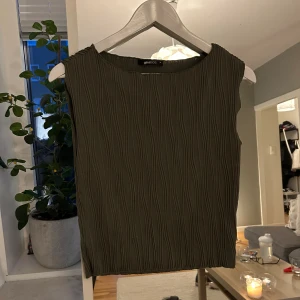 Grön festtopp  - Säljer pga inte min stil 💚 nyskick!