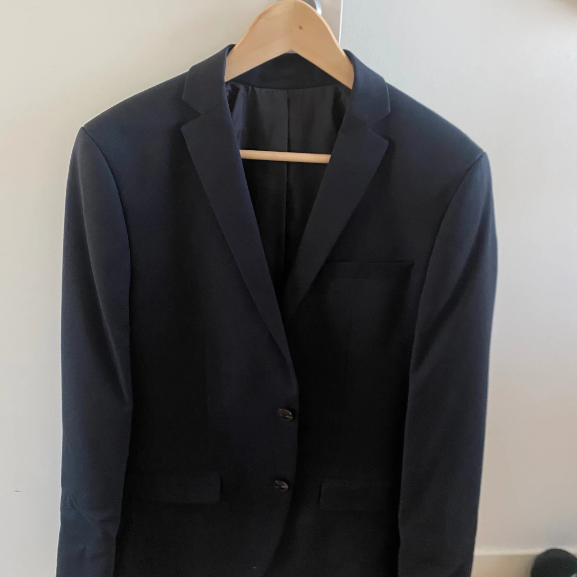 svart kostym, kavaj och kostym byxor från Jack and Jones - 90