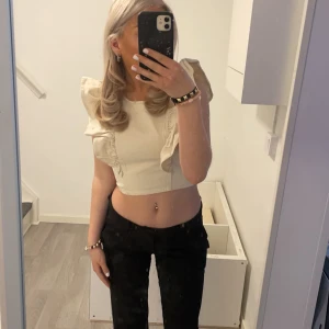 jeans topp 💘 - säljer nu denna fina jeans topp från gina då den inte kommer till användning längre! skriv privat för fler bilder 💋💋
