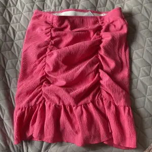 Söt rosa kjol från ginatricot i storlek s🩷