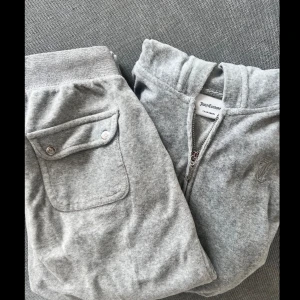 Juicy couture - Säker mitt ljusgråa juicy sett då den inte kommer till användning längre