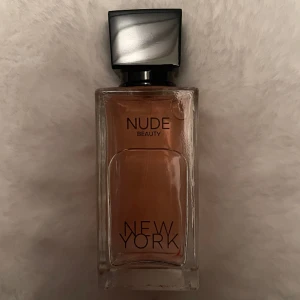 Nude Beauty New York - 90% kvar, 50ml. Gjord av influncern Isabel Raad