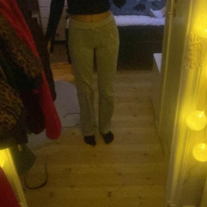 Juciy  - Jätte fina par juciy som är sköna storlek: xs som typ xxs❤️möts i Eskilstuna 