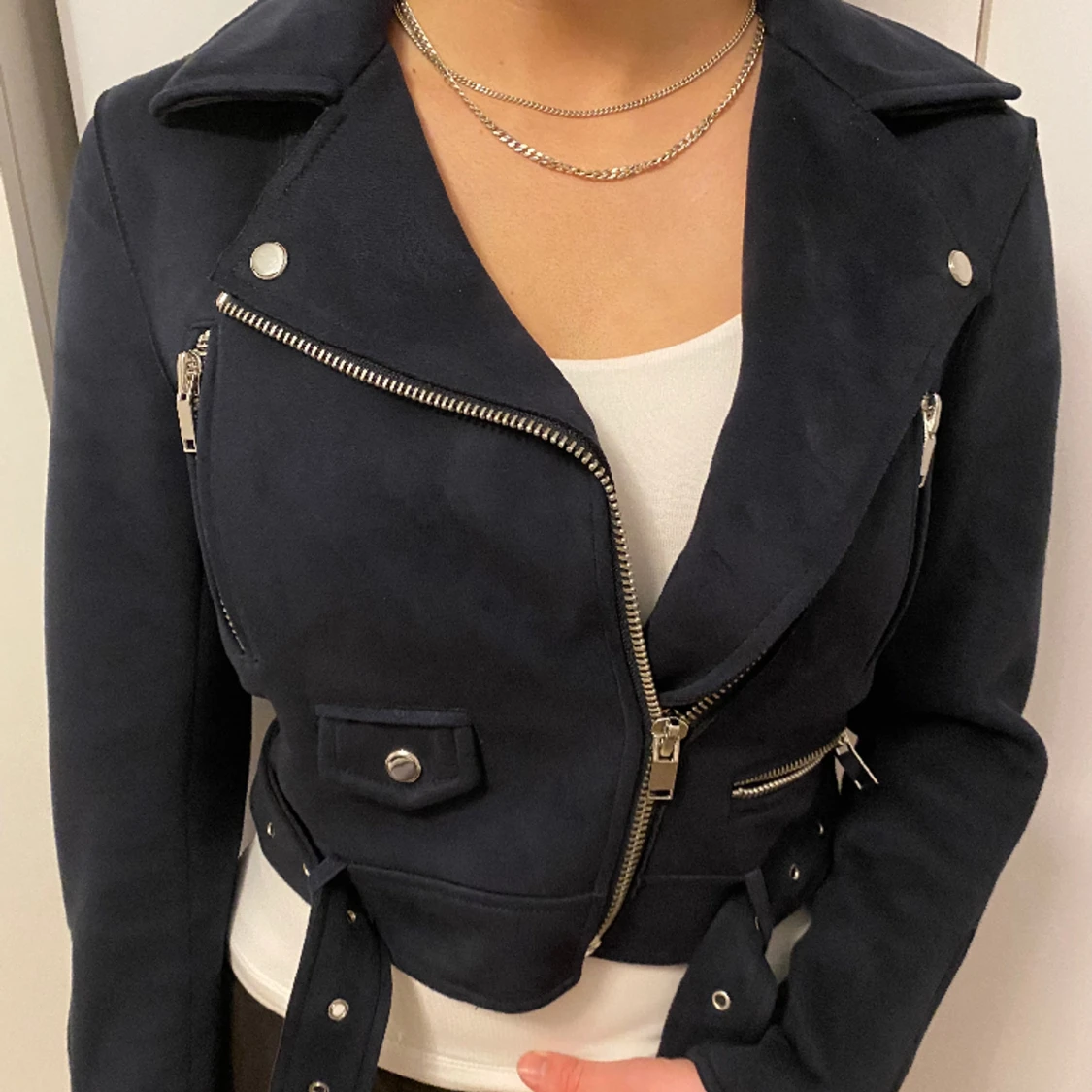 Marinblå mocka jacka