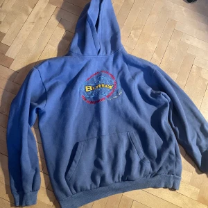 Butter goods hoodie - Butter goods hoodie i fint skick. Säljer då jag inte använder den längre. 1100kr nypris, pris kan diskuteras.