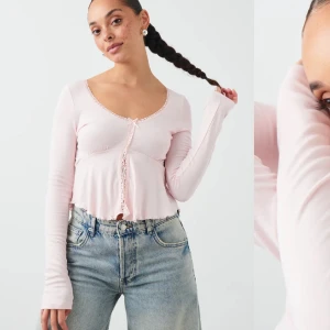 Gina topp  - Säljer denna populära Gina toppen då det inte riktigt är min stil❤️ Använd 1 gång❤️