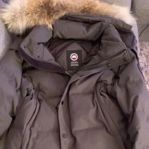 Canada goose jacka  - Stl M  Mer bilder finns 