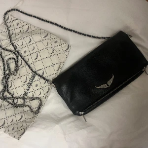 Zadig väska  - Svart väska från Zadig, både kort och långt band kommer med samt även dustbag 