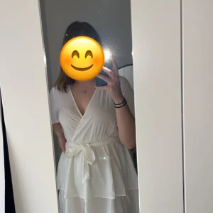 Studentklänning  - Endast använd på mottagningen