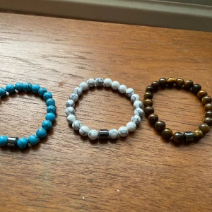 Pärlarmband  - Här är några snygga armband som är perfekt till sommaren dom passar alla 1=30 2=50 3=70