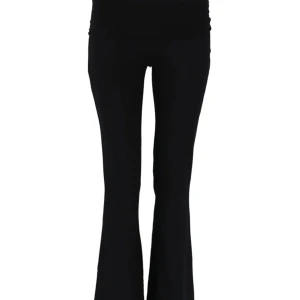 Svarta yoga pants - Säljer dessa yoga pants som är köpta på Gina tricot i storlek xs då de inte kommer till användning längre. De är använda 3-4 gånger och är därför k nyskick.💓💓(Ordinarie pris är 359 kr)