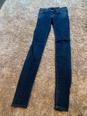 Crocker Jeans Pep! skinny 26/34 - Snygga Crocker Jeans modell Pep! skinny 26/34. Tyvärr för små för mig 😊.