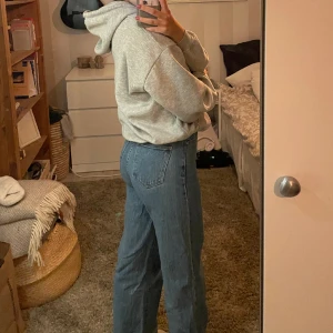 Abrand jeans - Supersnygga och sköna jeans! Högmidjade och i nyskick! Skulle säga att dem är storlek xs💕