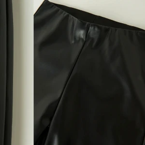 Läder läggnings  - Säljer dessa supersnygga byxor i läder då jag beställde hem 2 storlekar och säljer nu dom jag inte ska ha. 