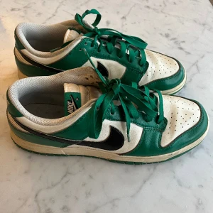Nike dunk low malachite green stl 44 - Skick 8/10 