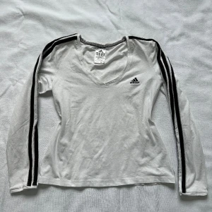 Adidas - Vit adidas tröja 
