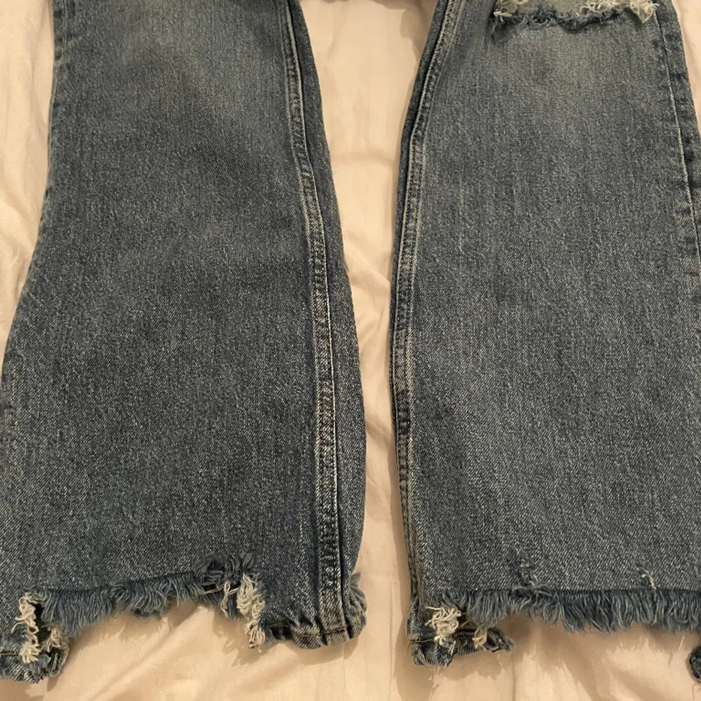 Säljer jeans från Gina i storlek 34 . Jeans & Byxor.