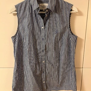 Ärmlös skjorta MQ - Använd 1 gång 