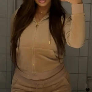 Juicy couture dress - Använd 3-4 gånger 1500 för både byxa och kofta  