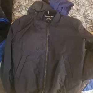 Boomerang jacka medium  - Medium. Använd men i bra skick