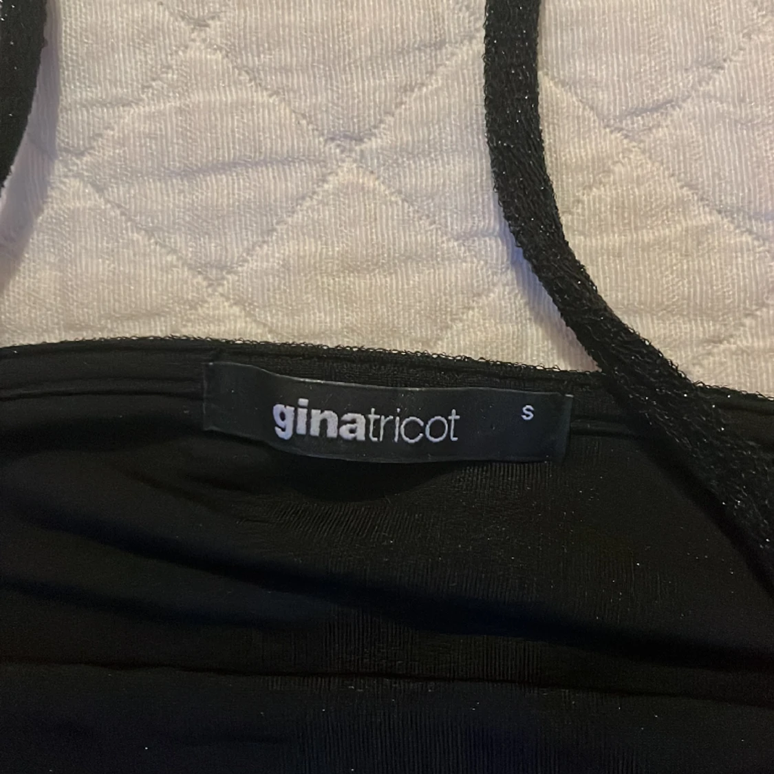 Glittrigt Linne från Gina - 1