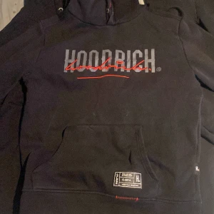 Hoodrich storlek M för liten bra skick använd några gånger - Har tröttnat:)